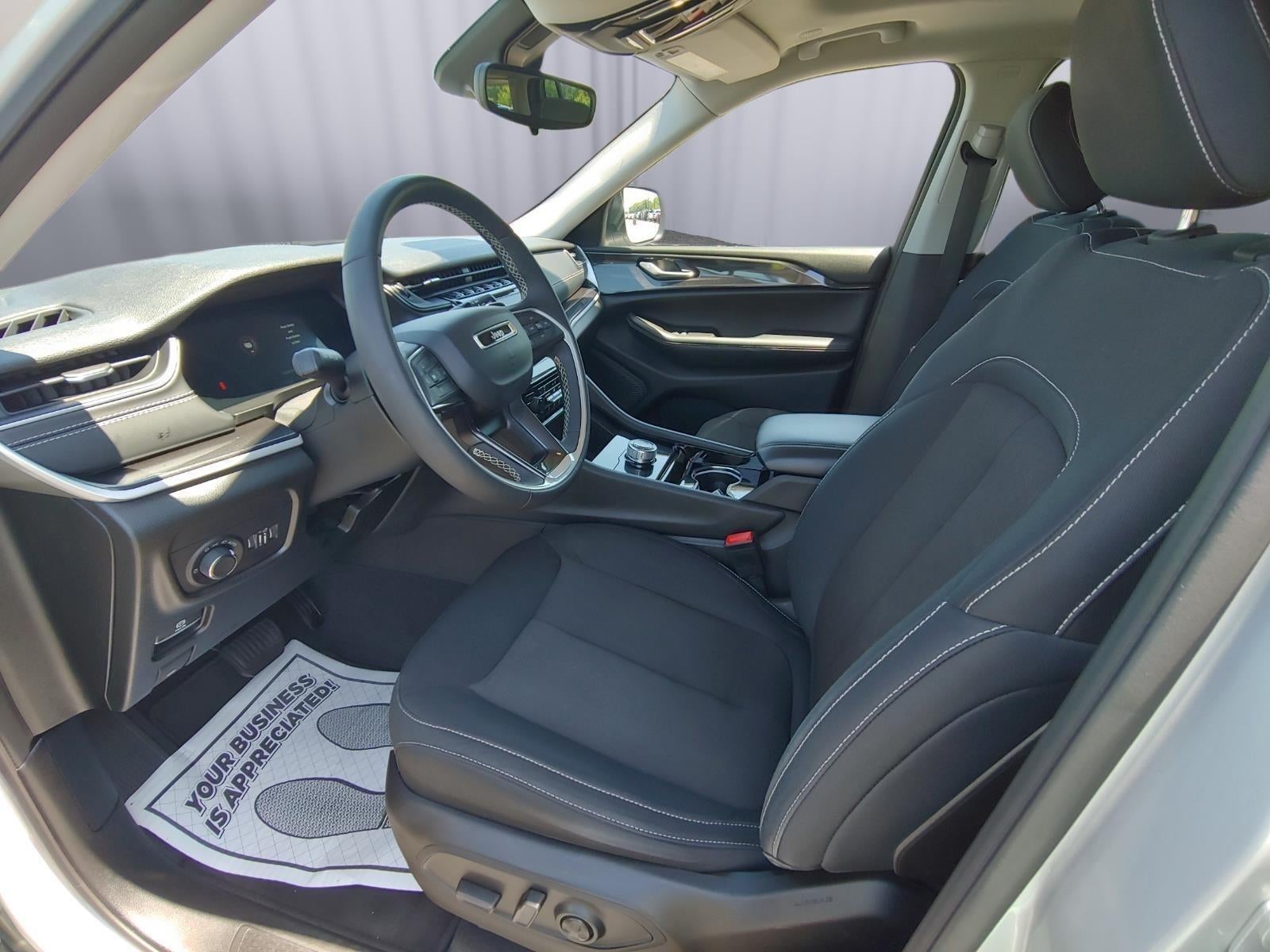 2023 Jeep Grand Cherokee L Laredo