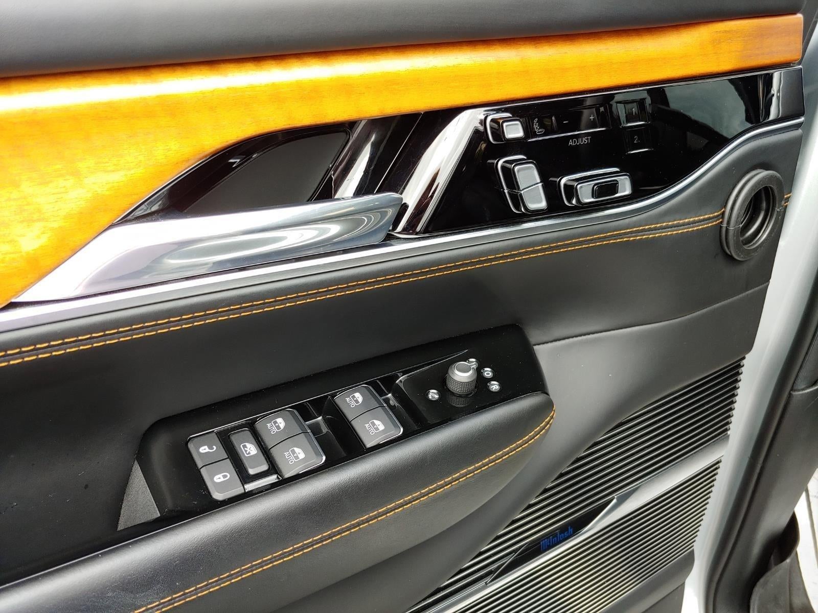 2022 Jeep Grand Wagoneer Series III