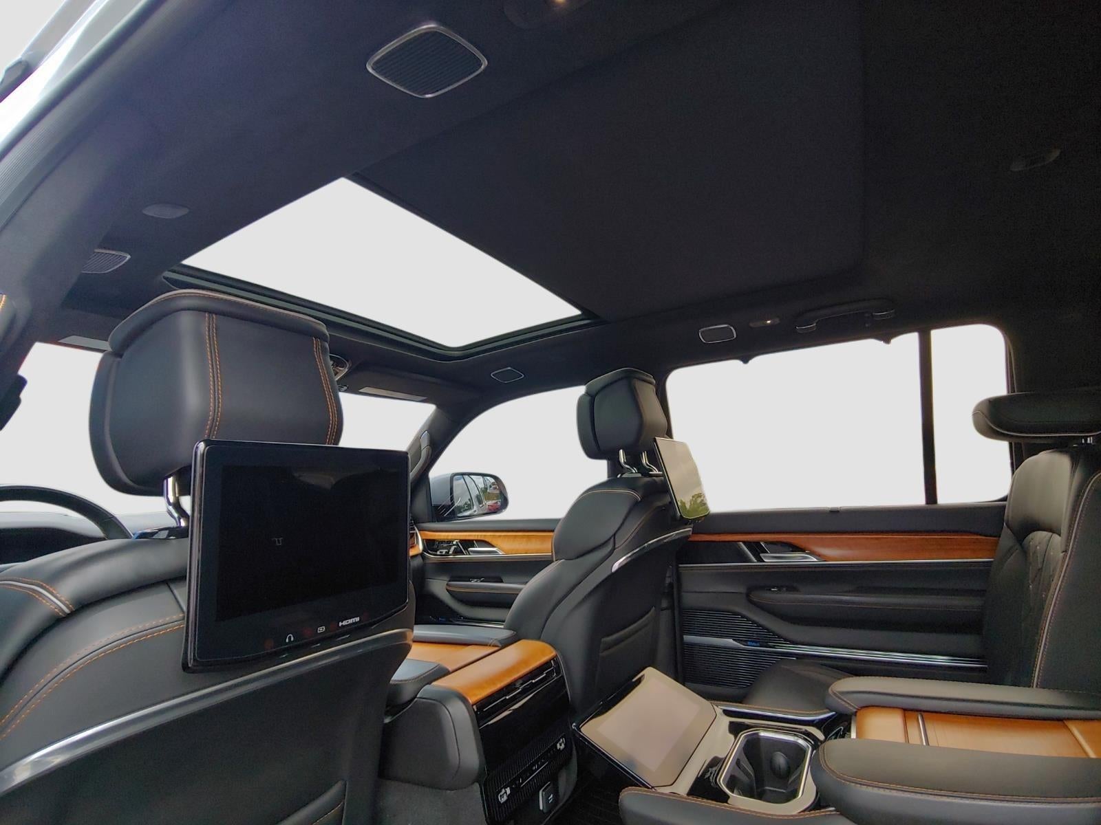 2022 Jeep Grand Wagoneer Series III