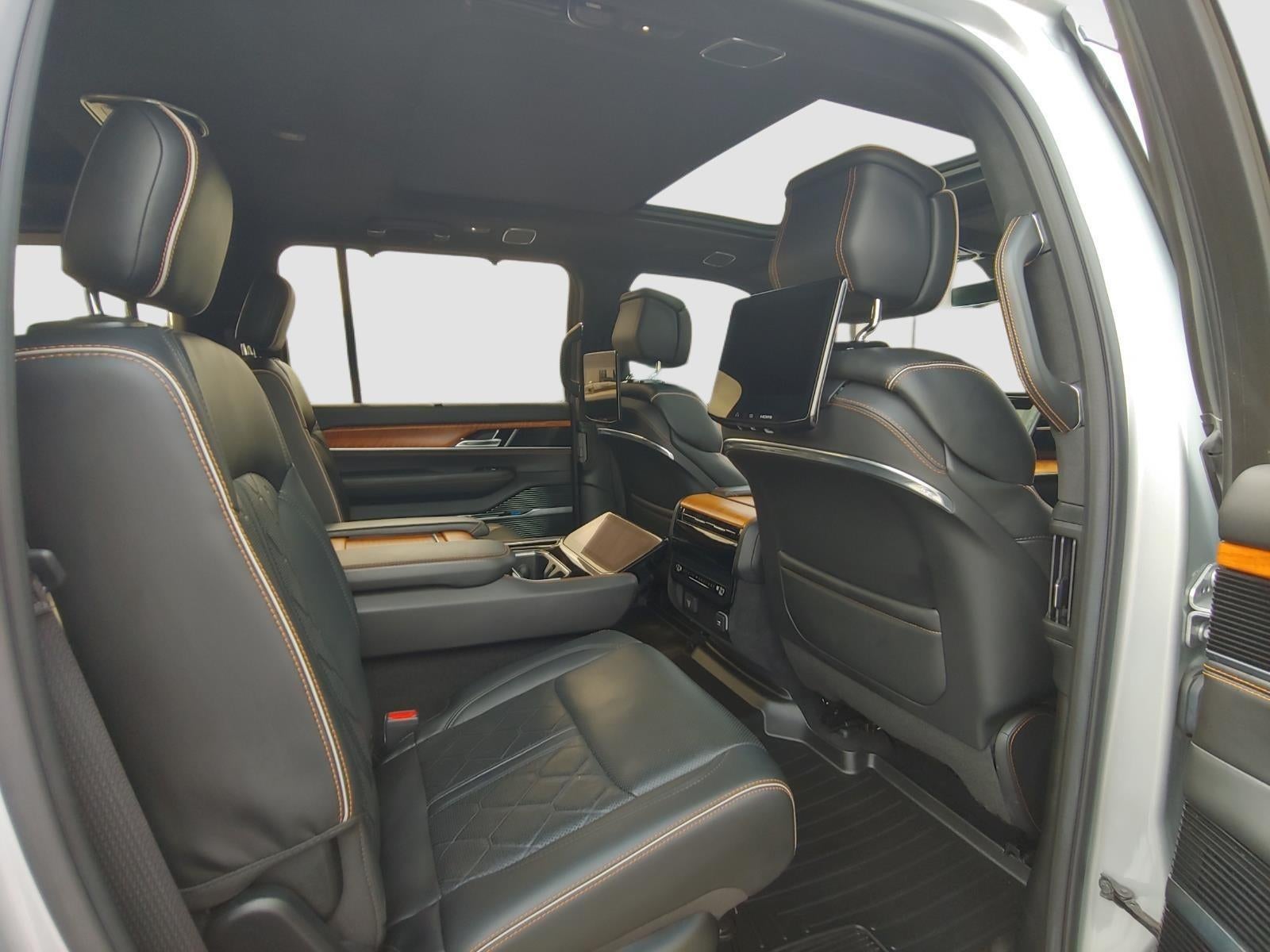 2022 Jeep Grand Wagoneer Series III