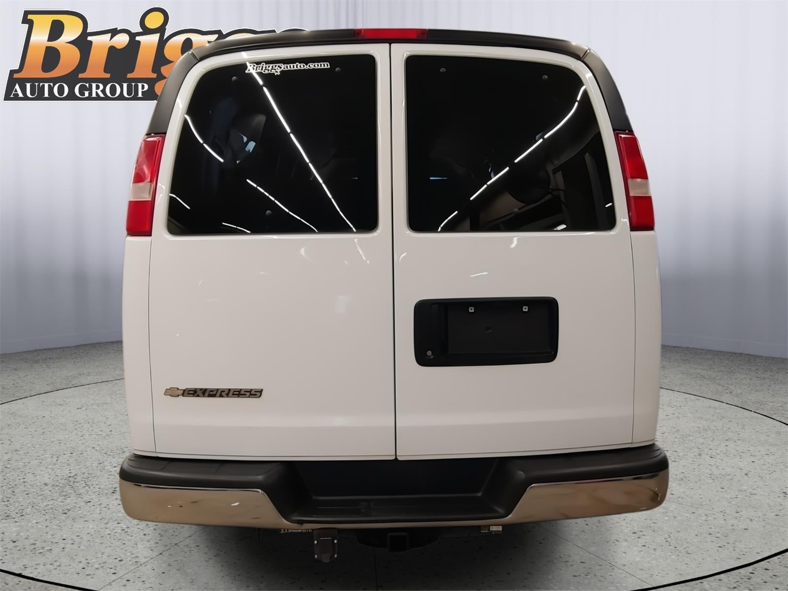 2017 Chevrolet Express Passenger 3500 LT