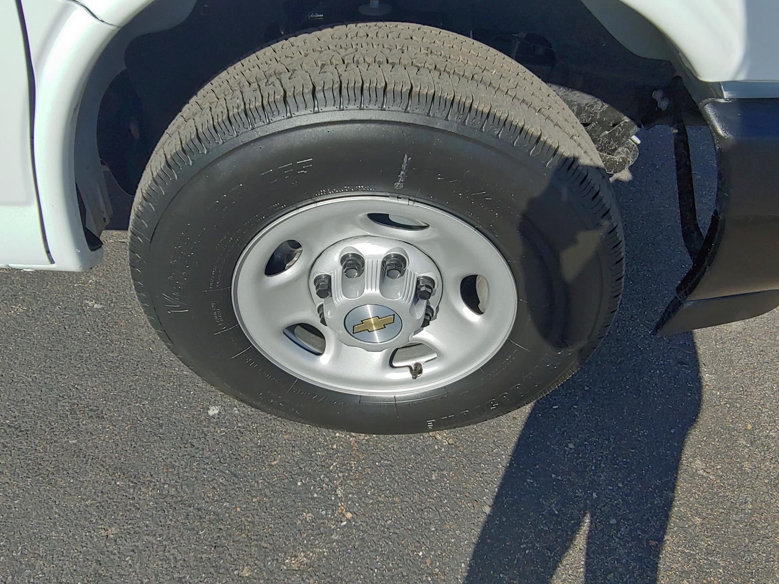 2025 Chevrolet Express Cargo WT