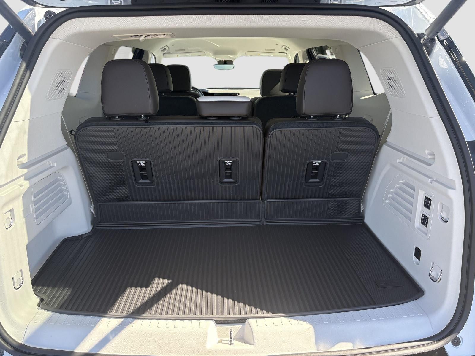 2027 GMC Acadia Denali