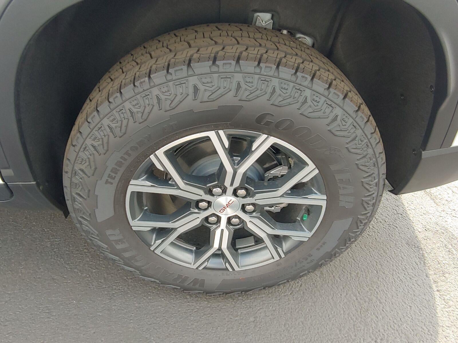 2026 GMC Acadia AT4