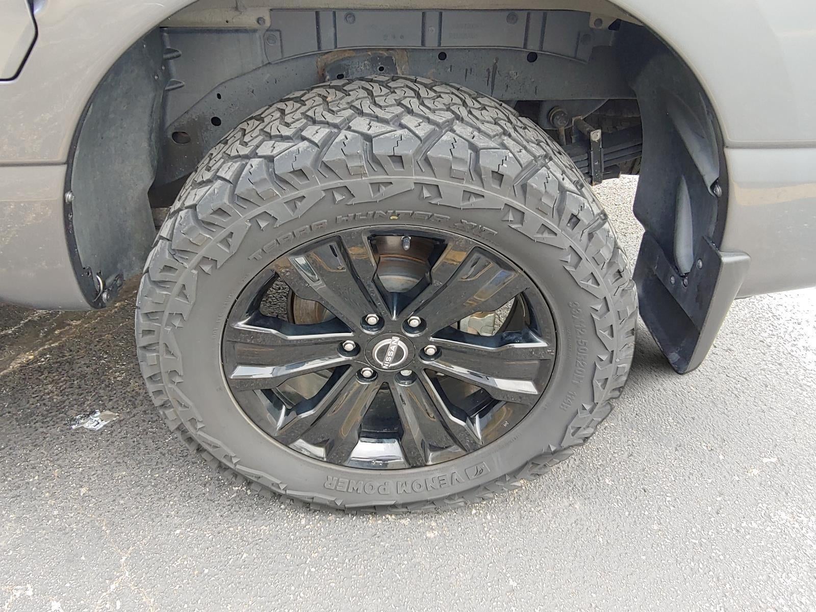 2023 Nissan Titan SV