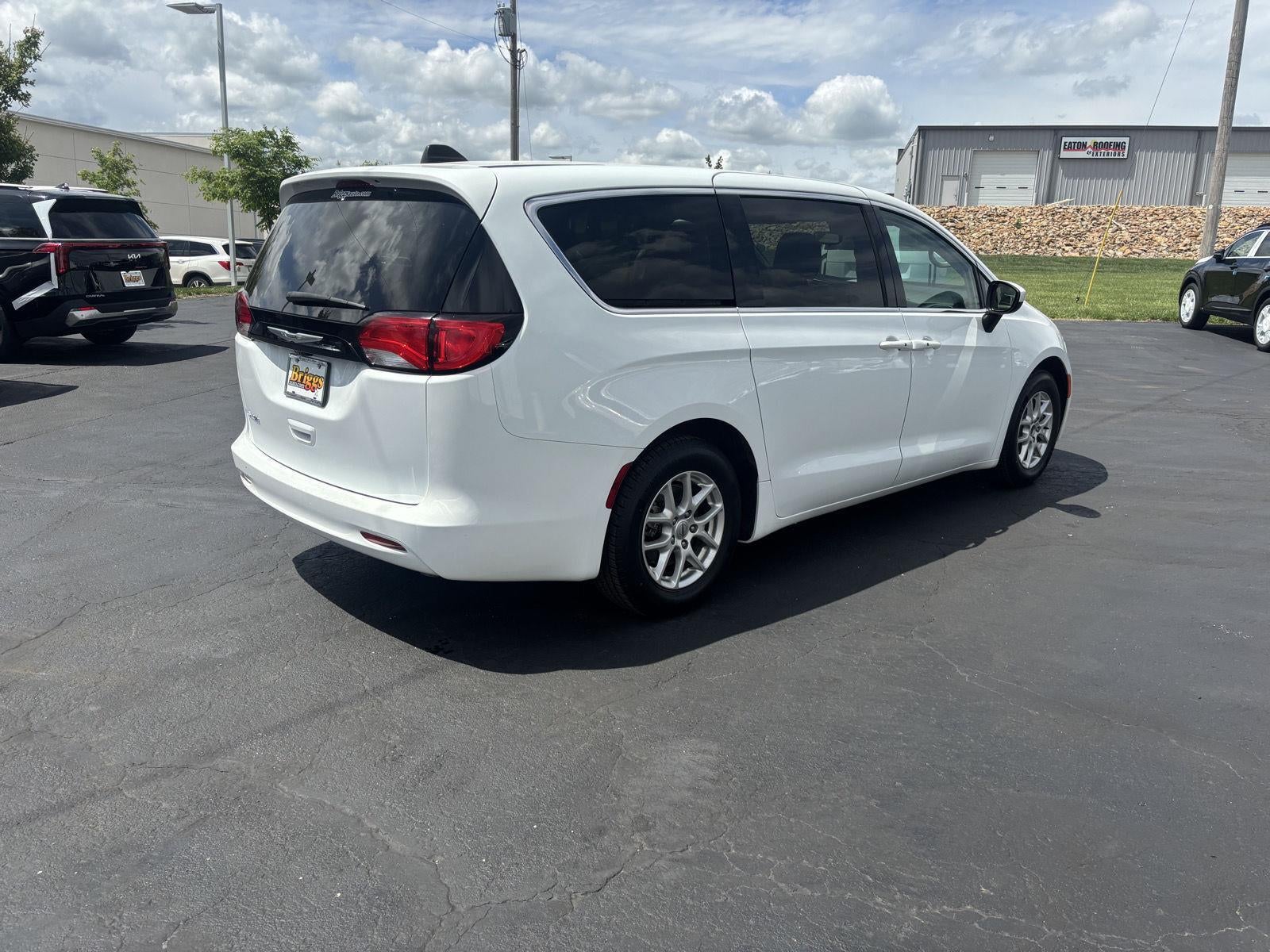 2023 Chrysler Voyager LX