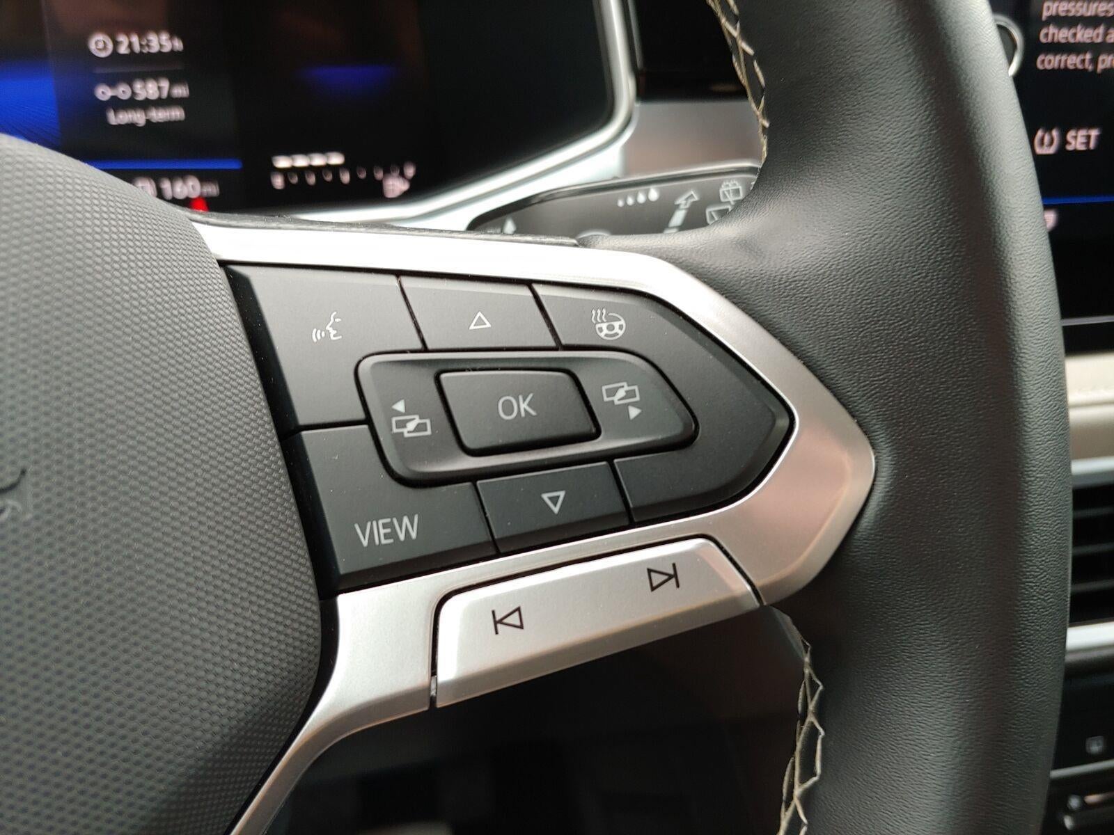 2025 Volkswagen Taos SE