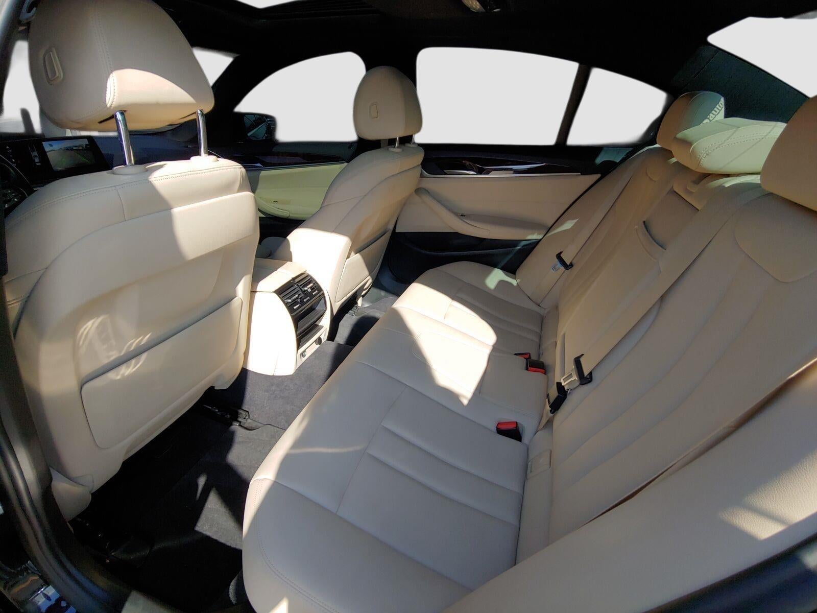2018 BMW 5 Series 530i