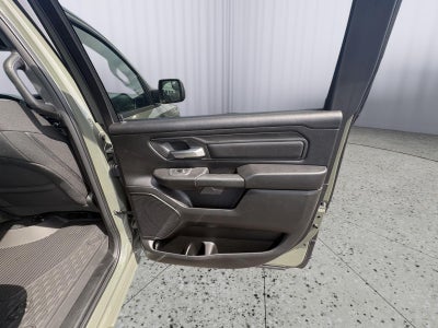 2026 RAM 1500 Tradesman Crew Cab 4x4 5'7' Box