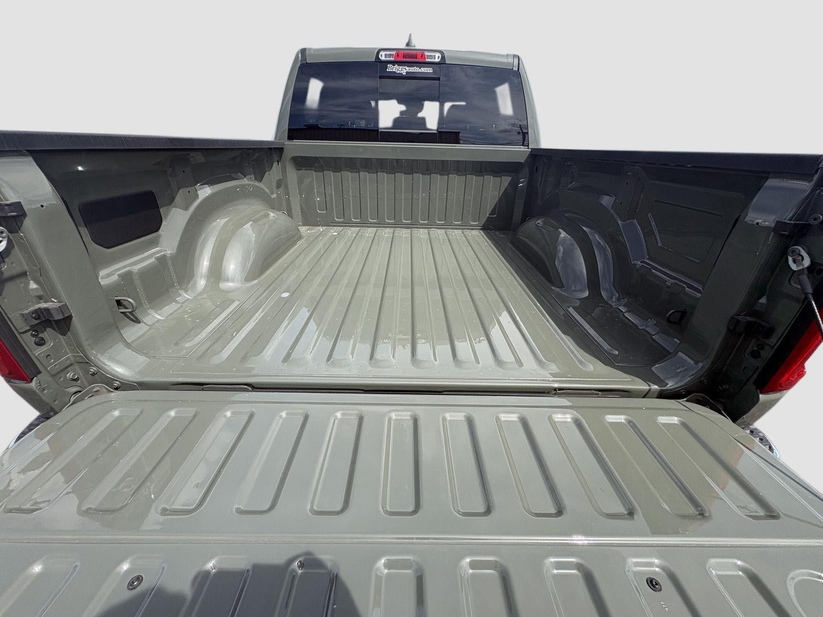2026 RAM 1500 Tradesman Crew Cab 4x4 5'7' Box