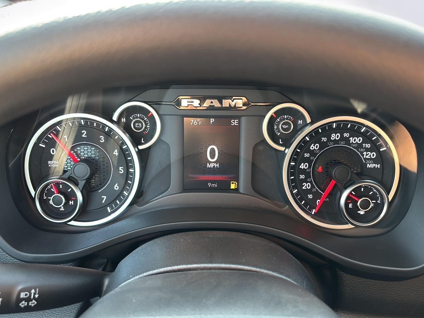 2026 RAM Ram 1500 RAM 1500 TRADESMAN CREW CAB 4X4 5'7' BOX