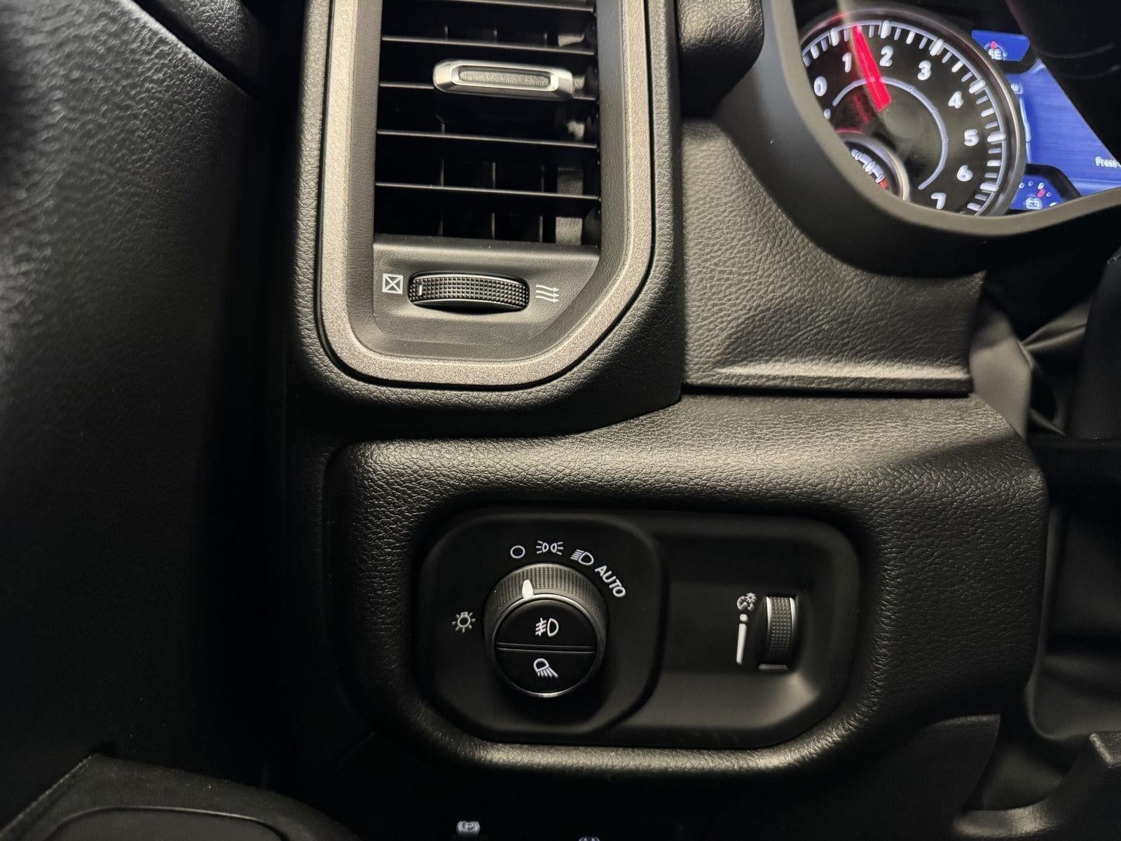 2026 RAM 1500 Warlock Crew Cab 4x4 5'7' Box