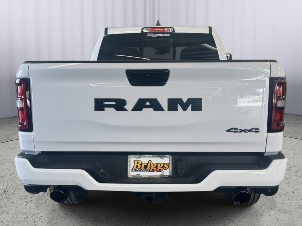 2026 RAM 1500 Express Crew Cab 4x4 6'4' Box