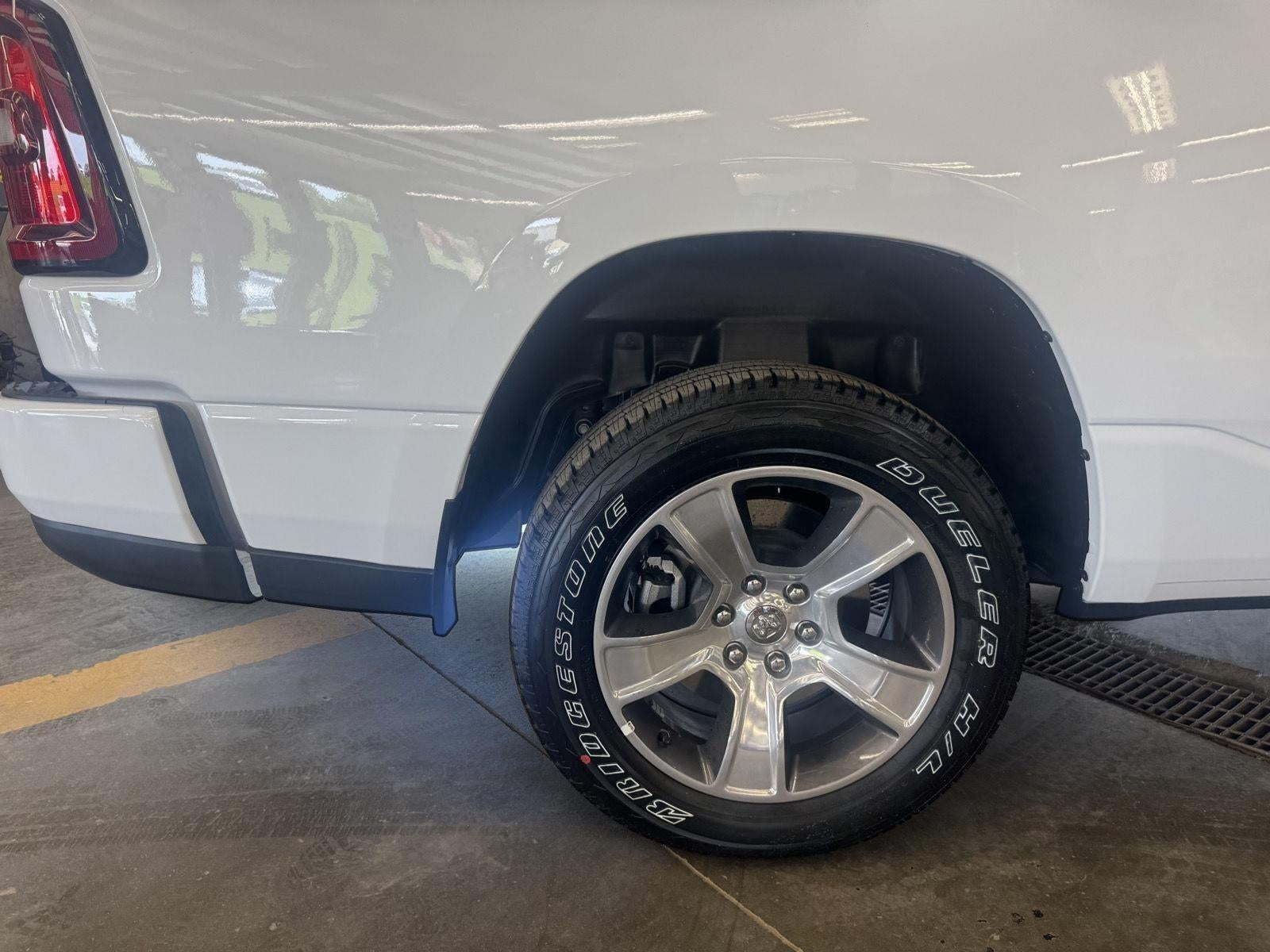 2026 RAM 1500 Express Crew Cab 4x4 6'4' Box