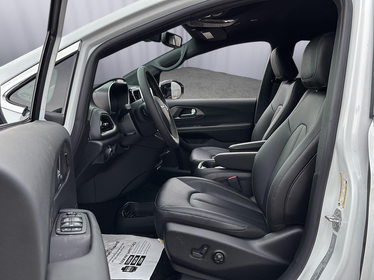 2026 Chrysler Pacifica PACIFICA SELECT