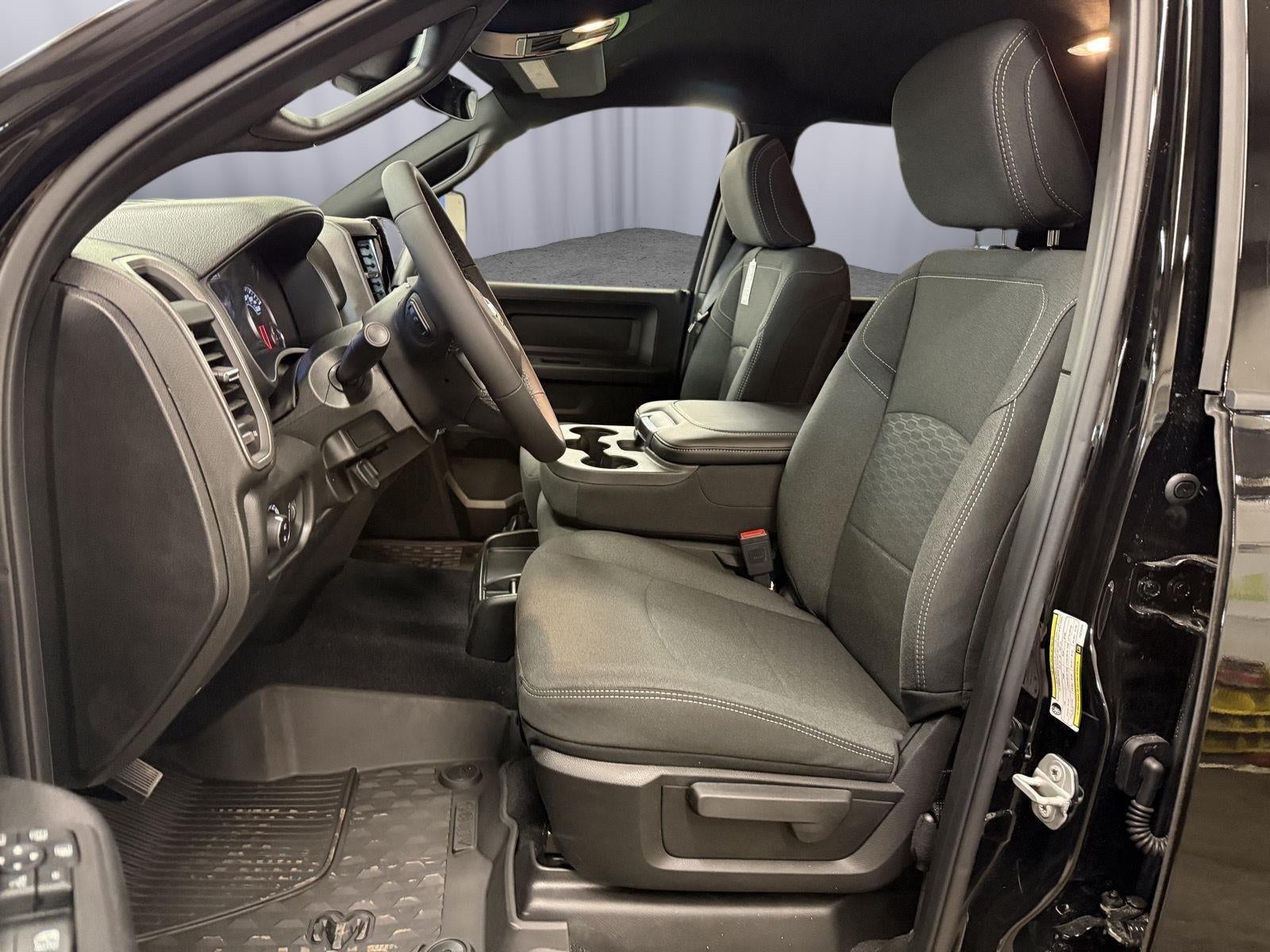 2026 RAM 2500 Tradesman Crew Cab 4x4 6'4' Box