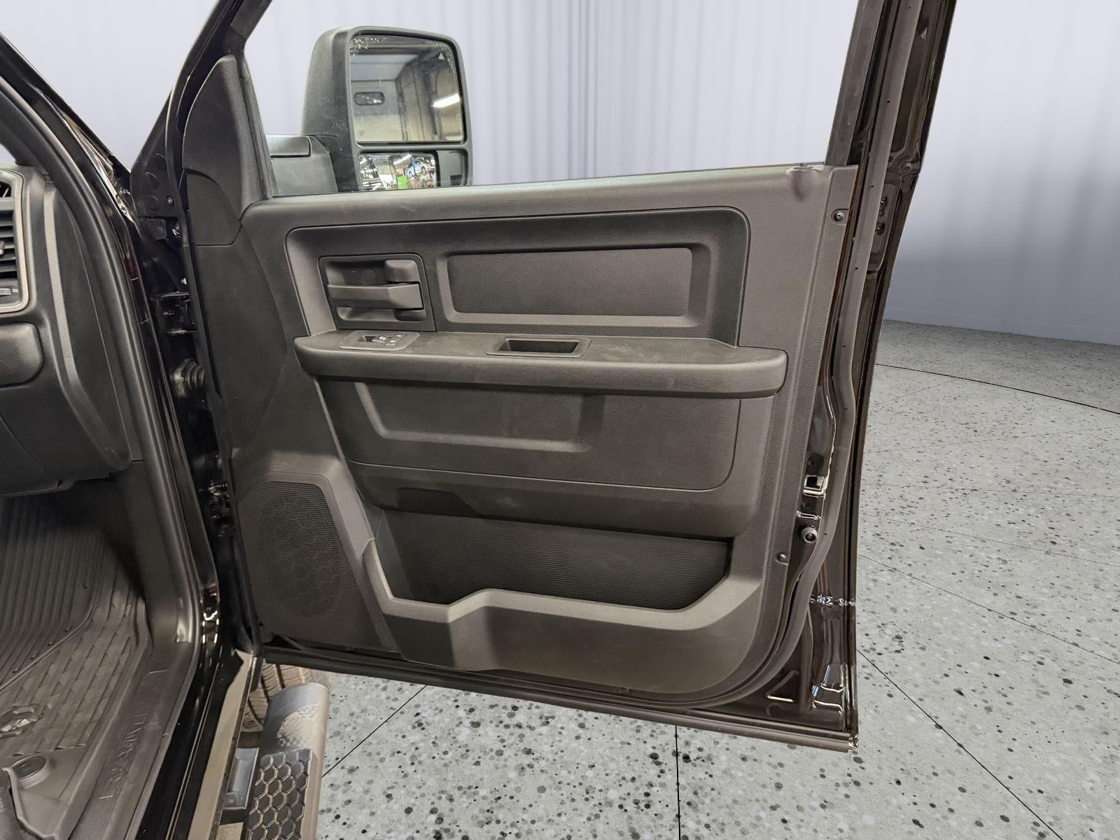 2026 RAM 2500 Tradesman Crew Cab 4x4 6'4' Box