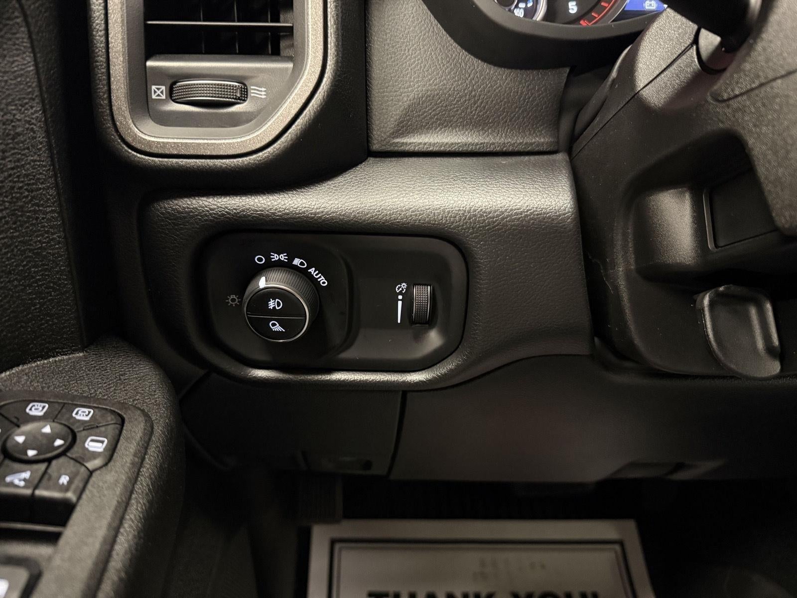 2026 RAM 2500 Tradesman Crew Cab 4x4 6'4' Box