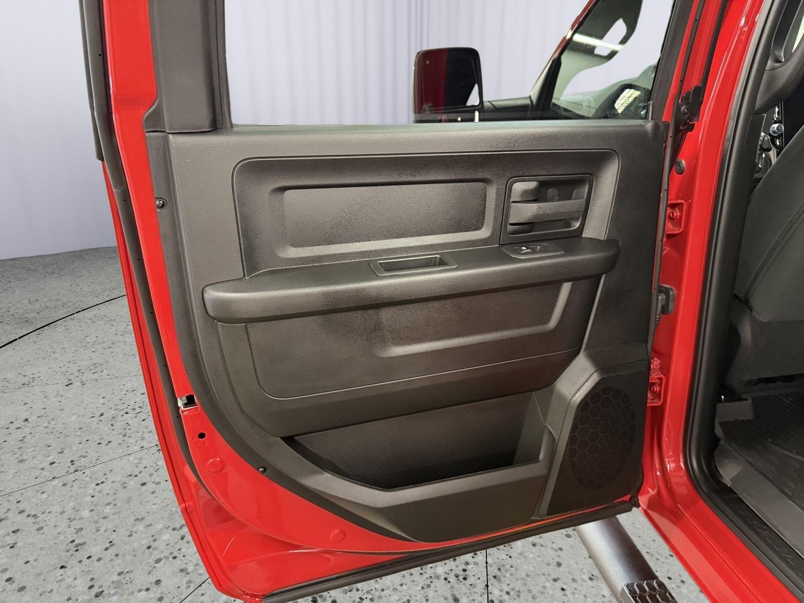2026 RAM 2500 Tradesman Crew Cab 4x4 6'4' Box