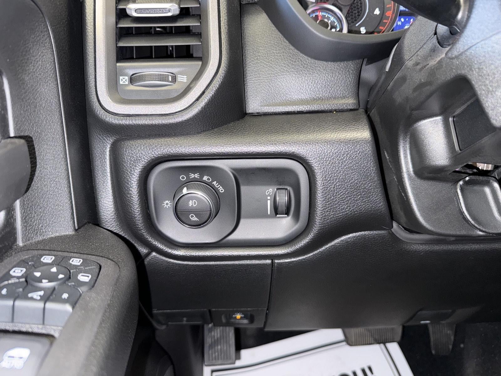 2026 RAM 2500 Tradesman Crew Cab 4x4 6'4' Box