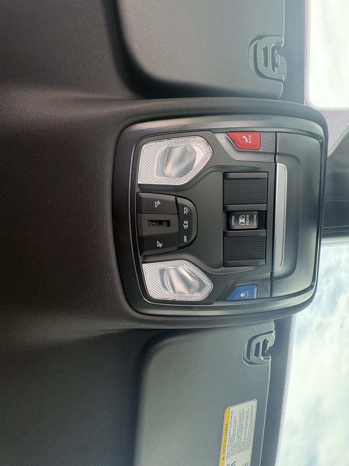 2026 RAM 1500 Tradesman Crew Cab 4x4 5'7' Box