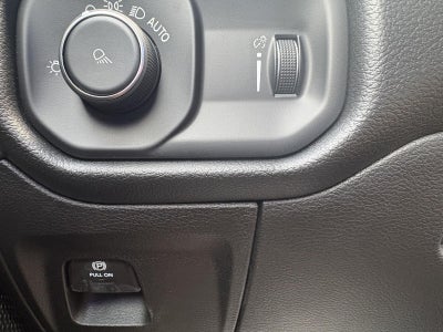 2026 RAM 1500 Tradesman Crew Cab 4x4 5'7' Box
