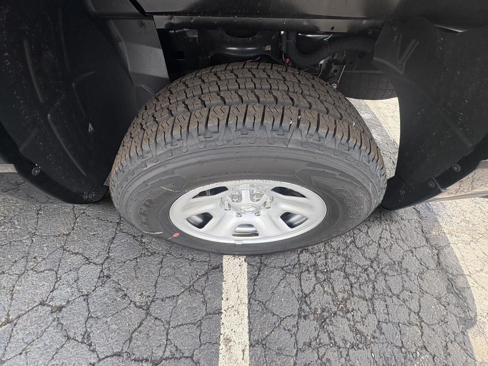 2026 RAM 1500 Tradesman Crew Cab 4x4 5'7' Box