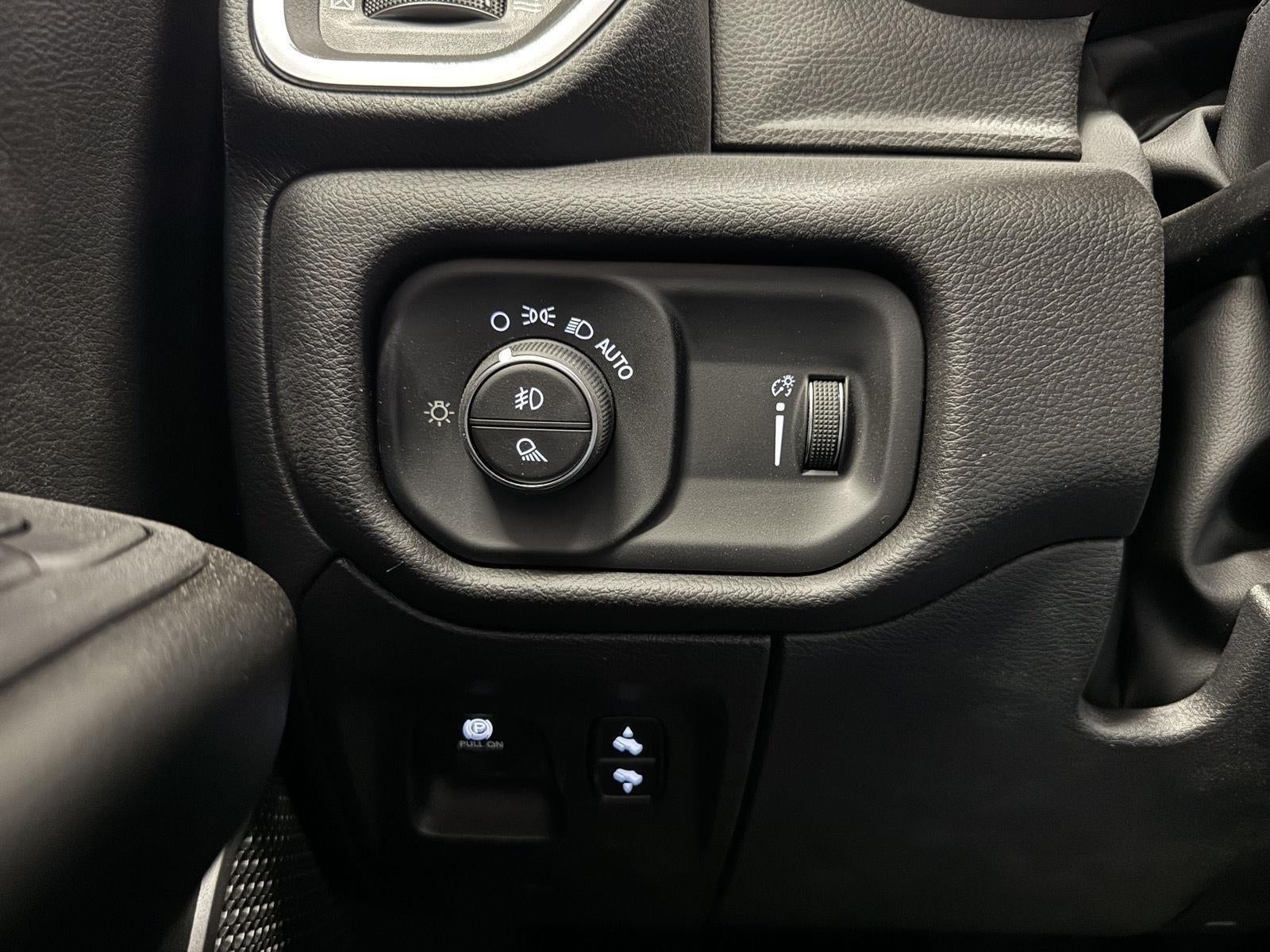 2026 RAM 1500 Big Horn Crew Cab 4x4 5'7' Box