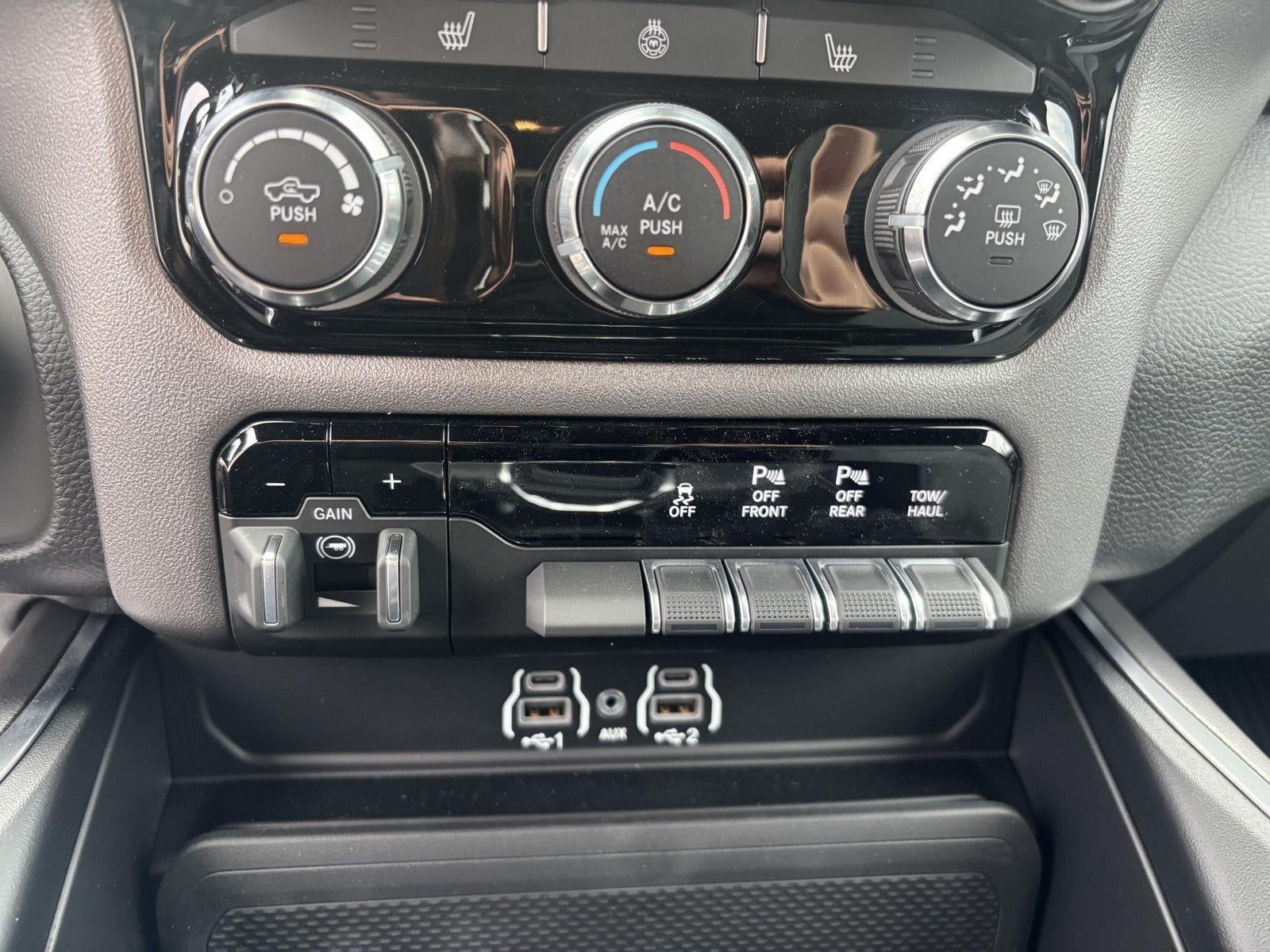 2026 RAM 1500 Big Horn Crew Cab 4x4 5'7' Box