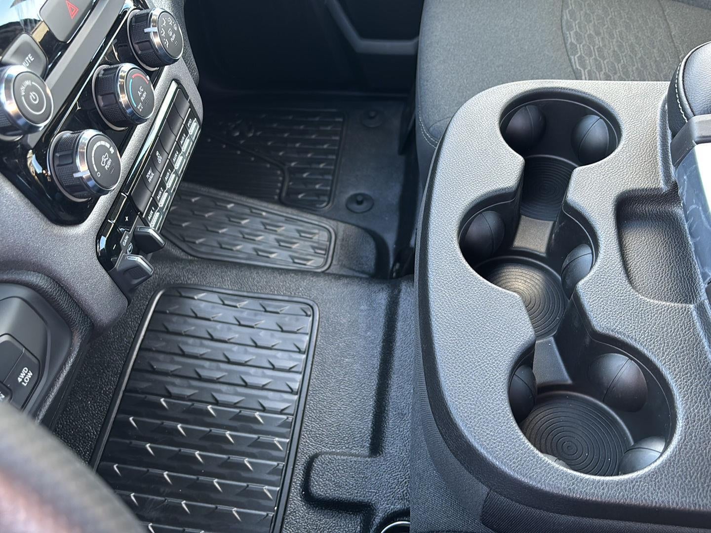 2026 RAM Ram 3500 Chassis Cab RAM 3500 TRADESMAN CHASSIS REGULAR CAB 4X4 84' CA