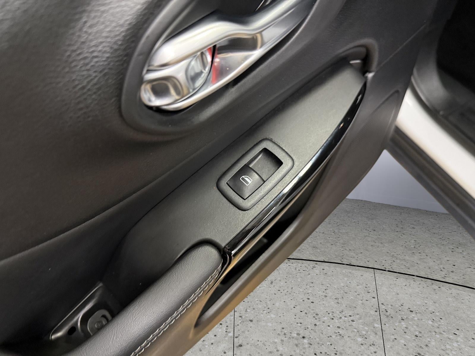 2023 Jeep Cherokee Altitude Lux 4x4