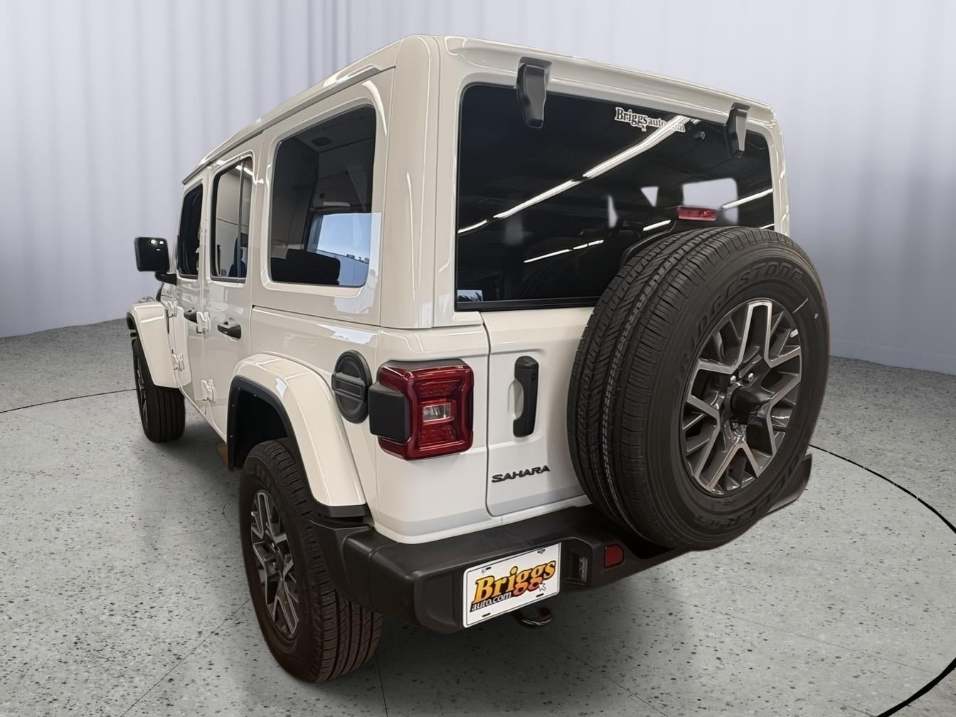 2025 Jeep Wrangler 4-Door Sahara 4x4