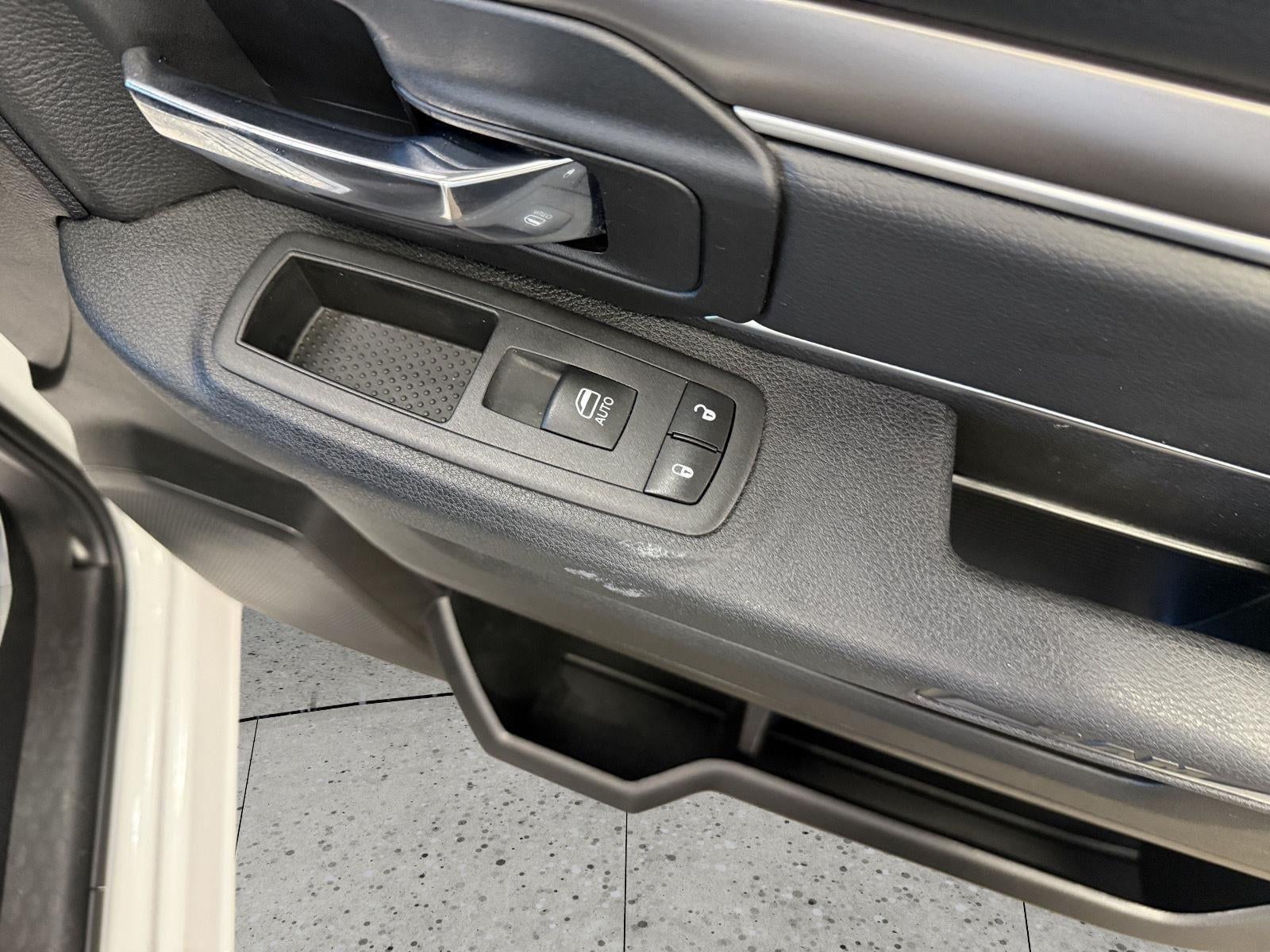 2024 RAM 1500 Classic Warlock Crew Cab 4x2 5'7' Box