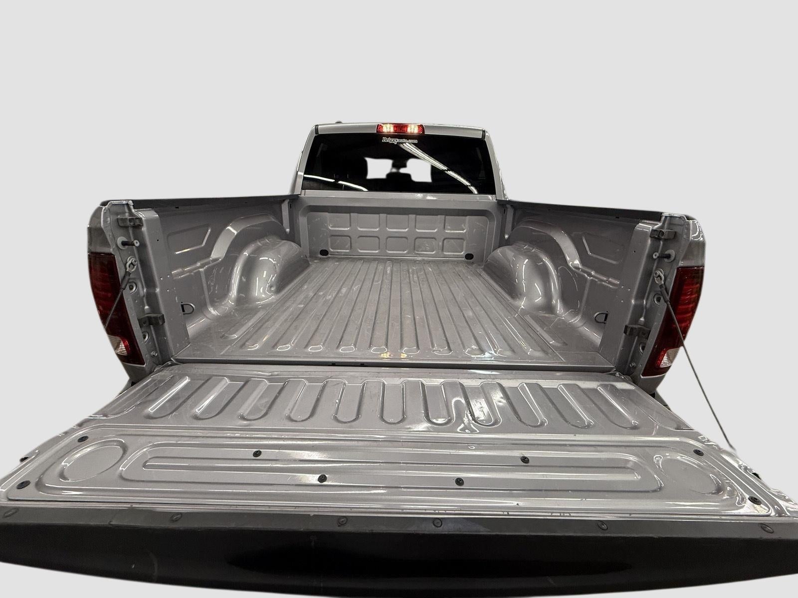 2024 RAM 1500 Classic Warlock Crew Cab 4x4 5'7' Box