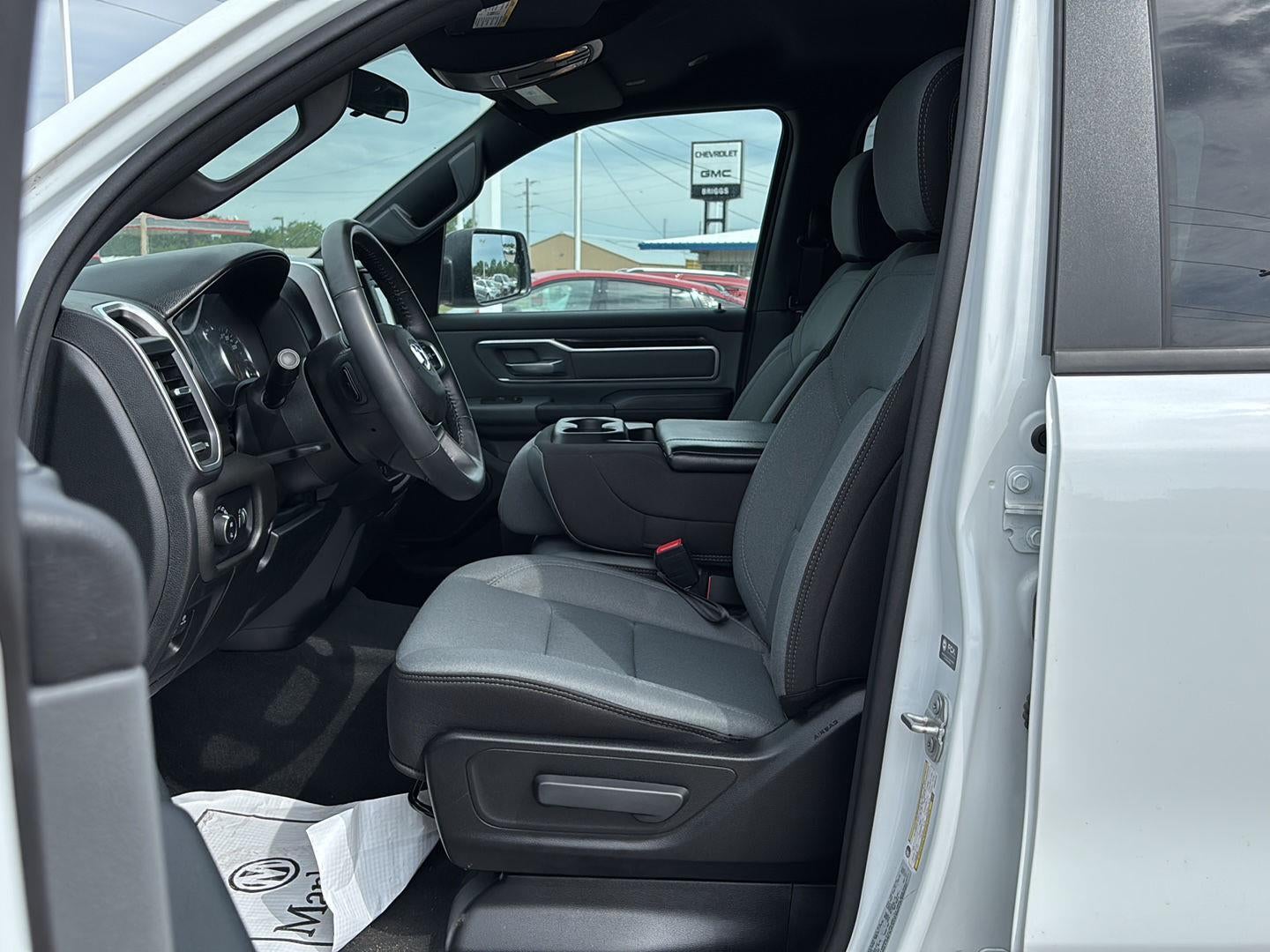 2022 RAM 1500 Big Horn Crew Cab 4x4 5'7' Box