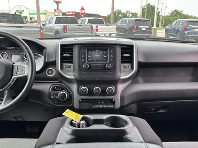 2022 RAM 1500 Big Horn Crew Cab 4x4 5'7' Box