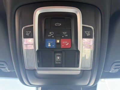 2022 RAM 1500 Laramie Crew Cab 4x4 5'7' Box