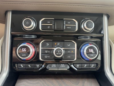 2022 GMC Yukon 4WD Denali