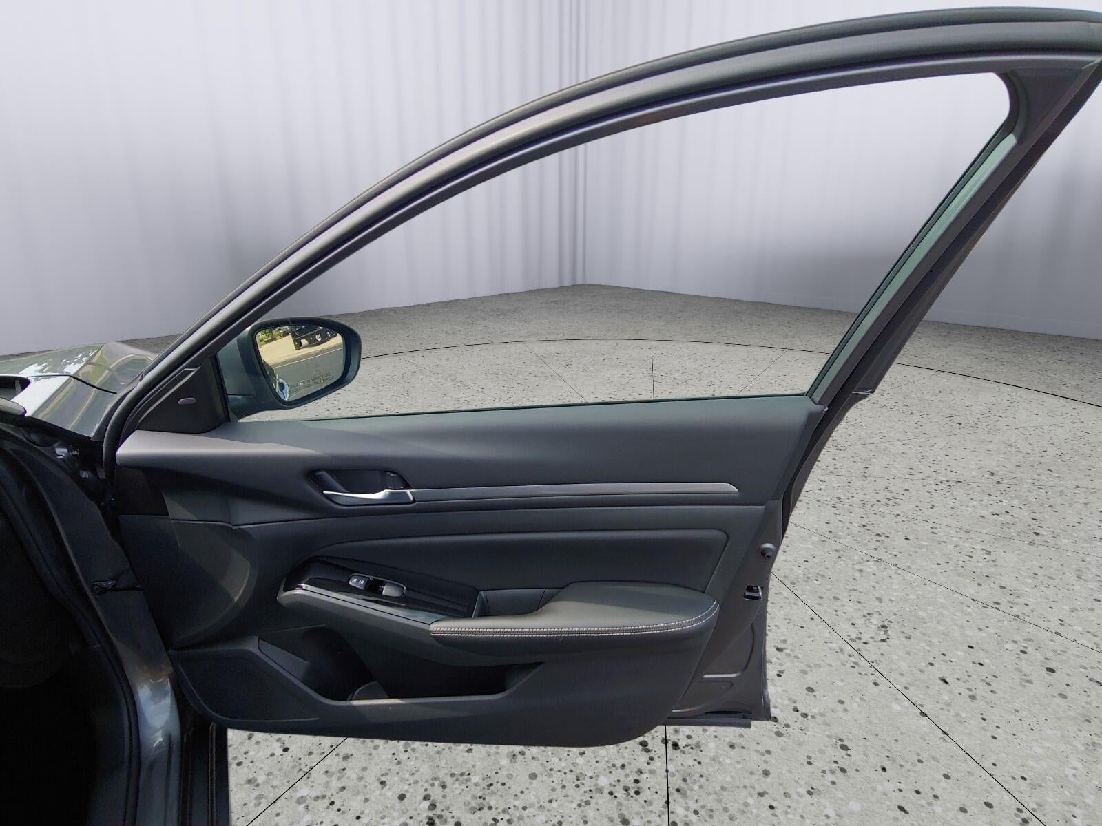 2023 Nissan Altima SV FWD