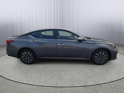 2023 Nissan Altima SV FWD