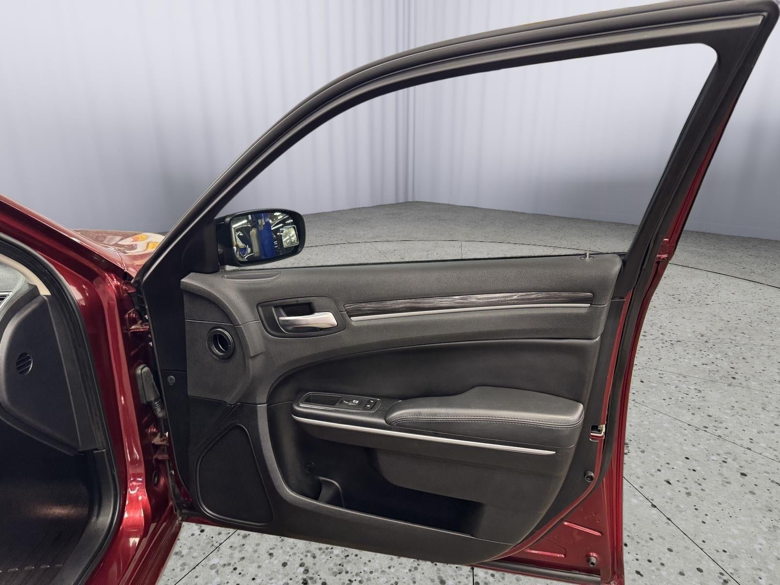 2019 Chrysler 300 Touring