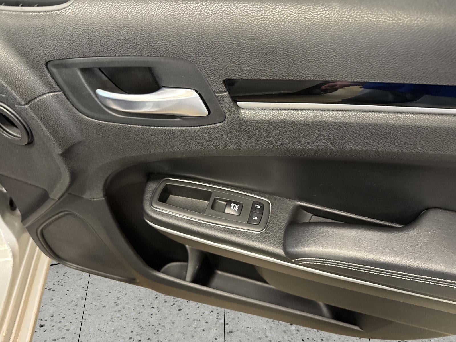 2023 Chrysler 300 300S