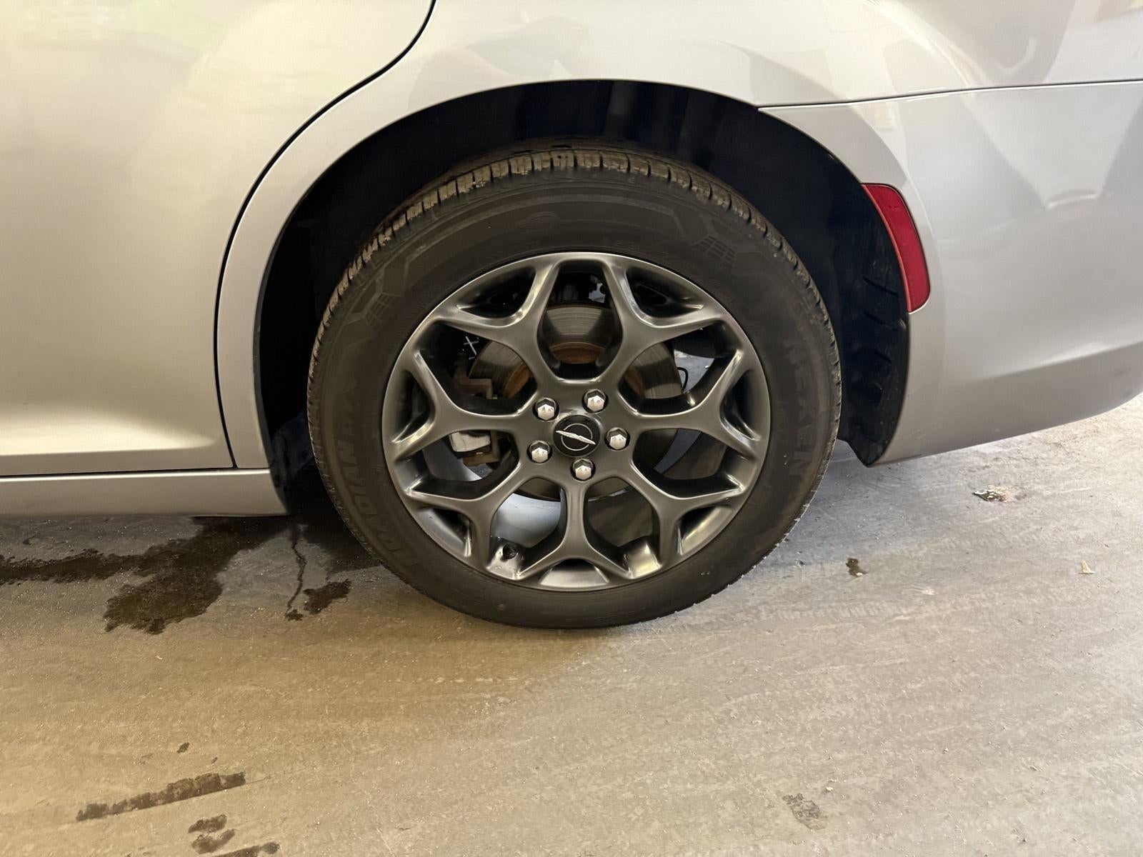 2018 Chrysler 300 300S