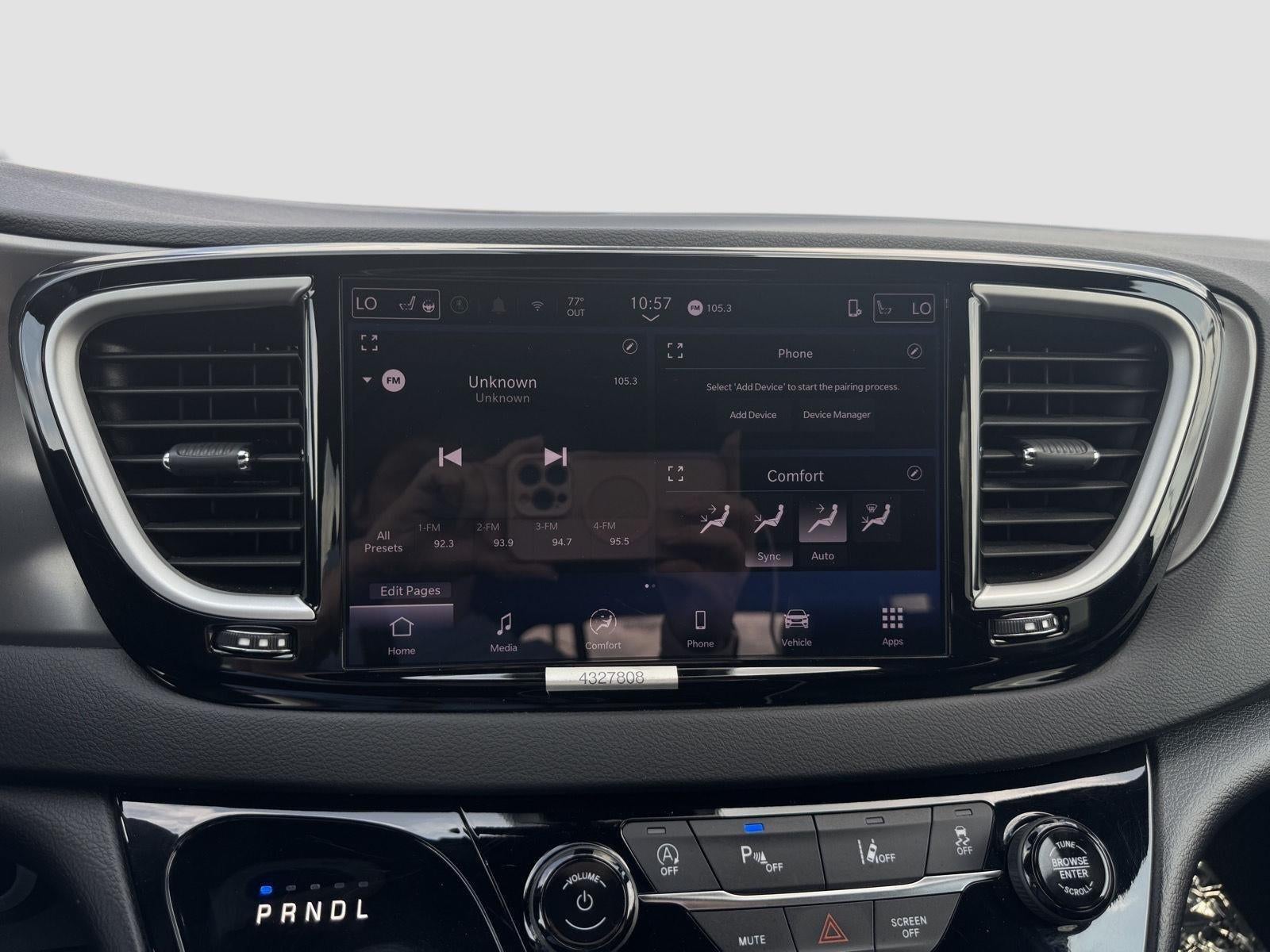 2025 Chrysler Pacifica Select