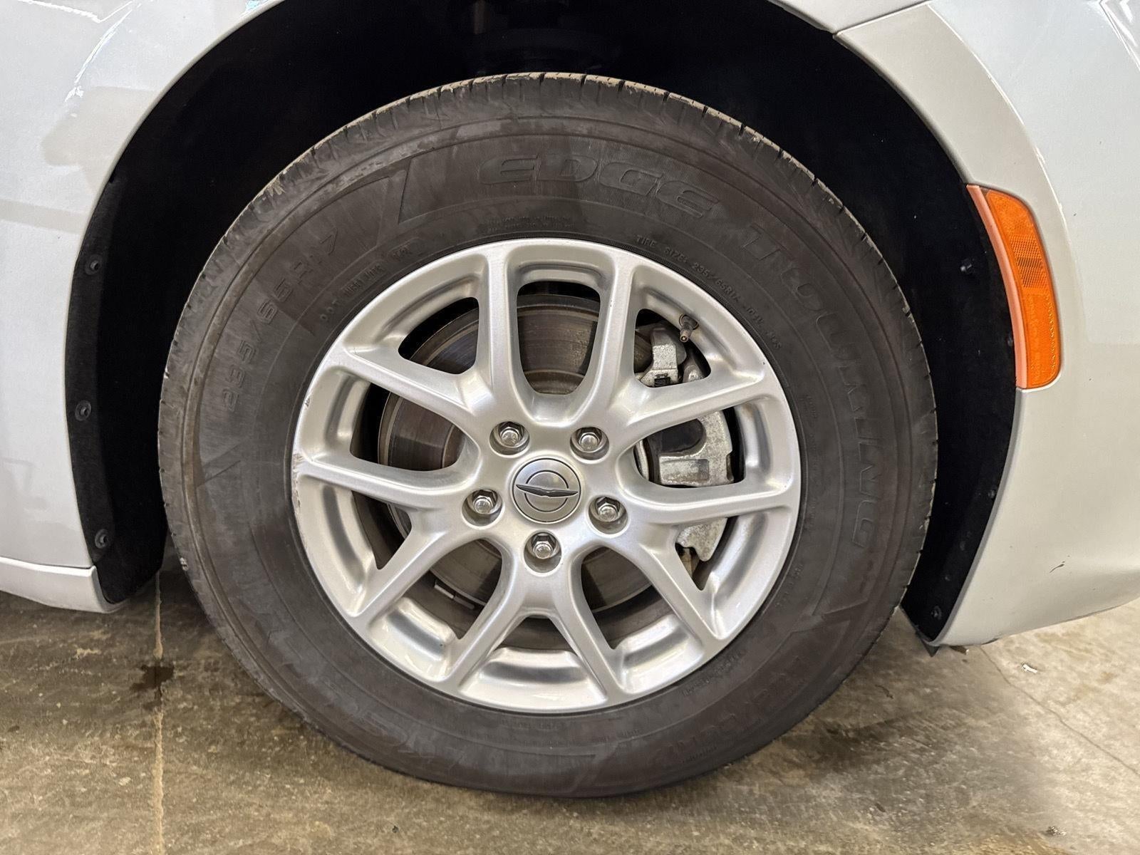 2023 Chrysler Voyager LX