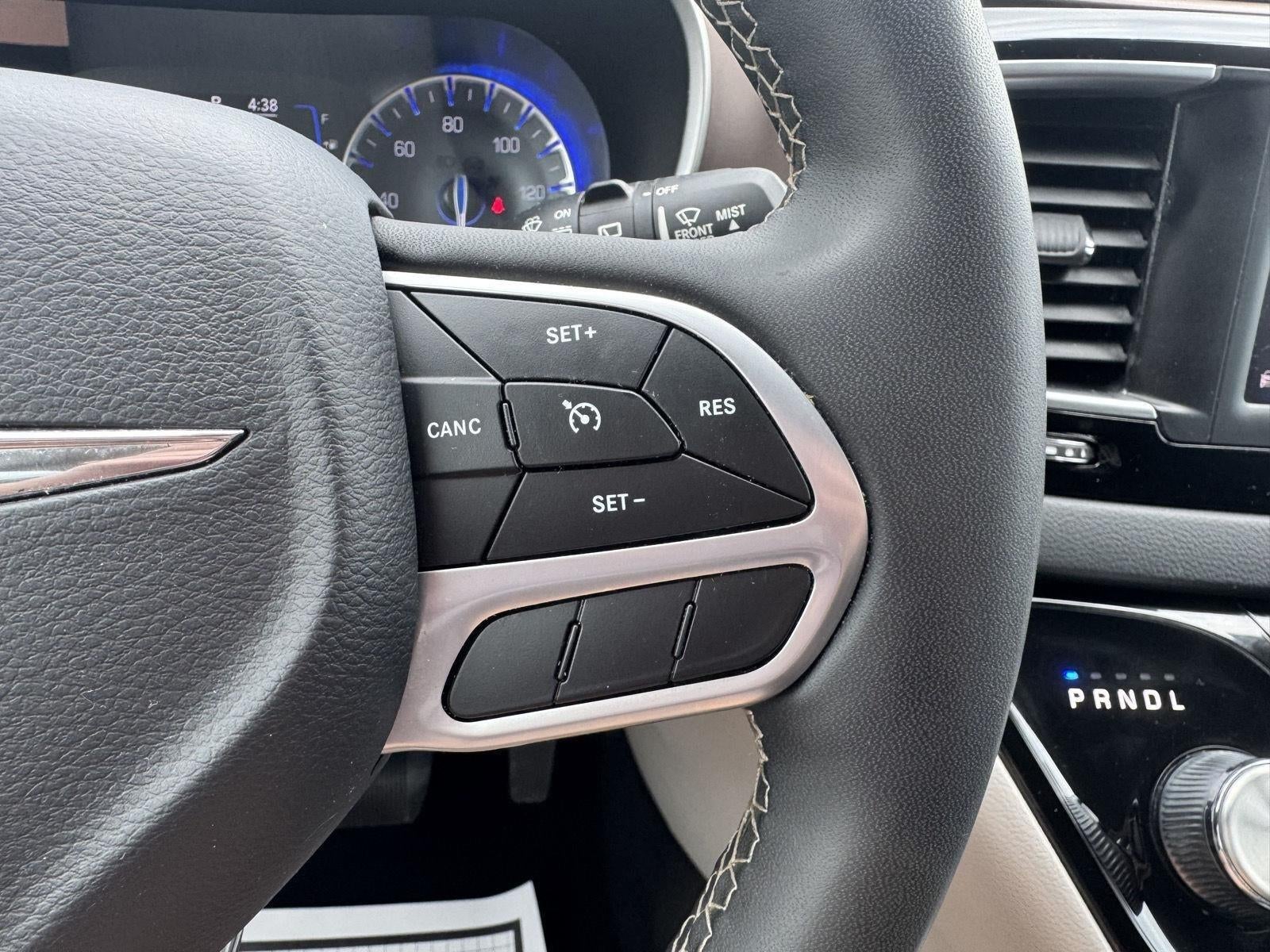 2023 Chrysler Voyager LX