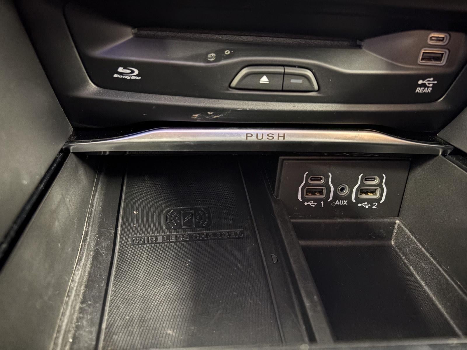 2024 Chrysler Pacifica Hybrid Pinnacle