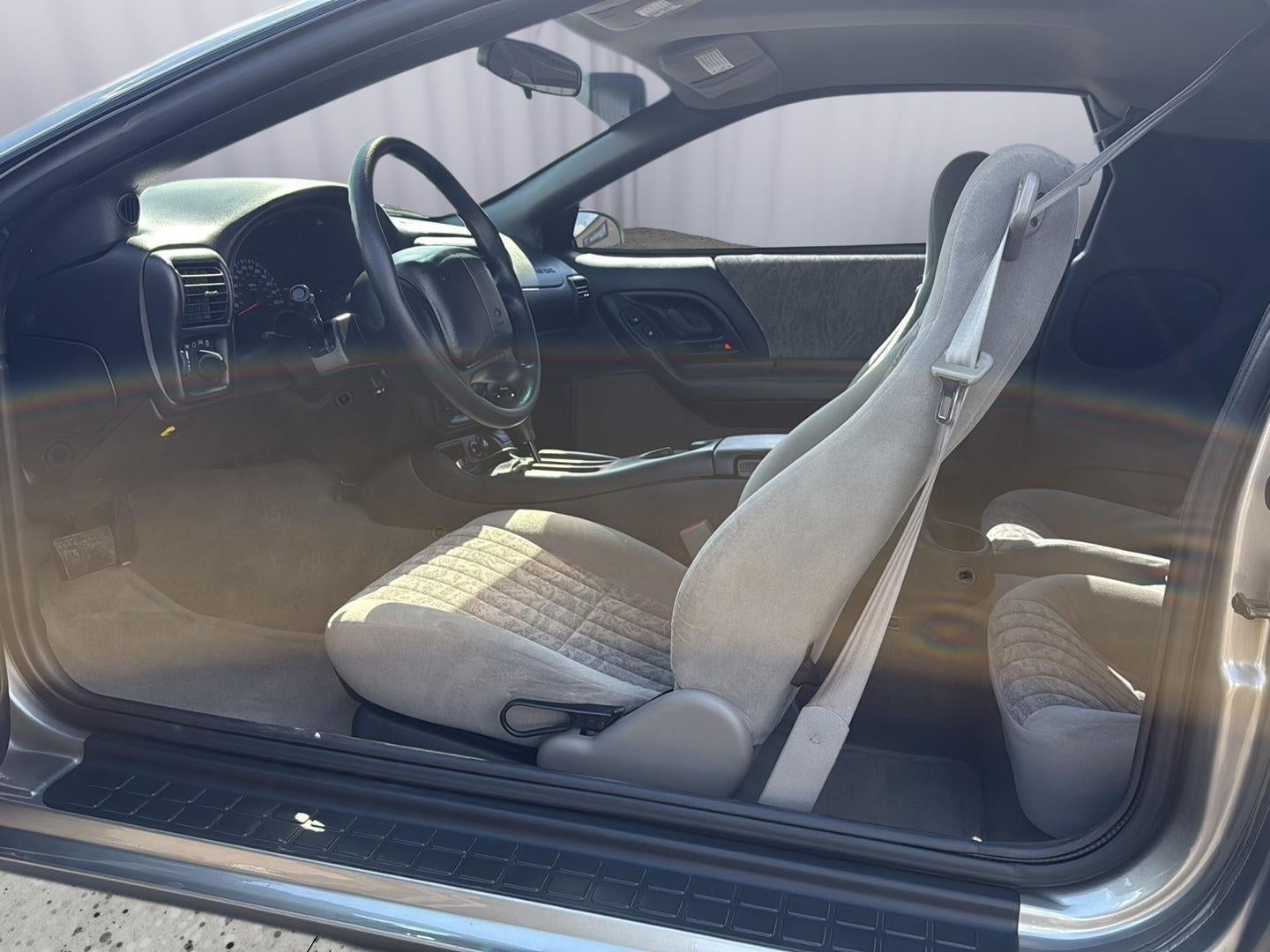 2001 Chevrolet Camaro Base