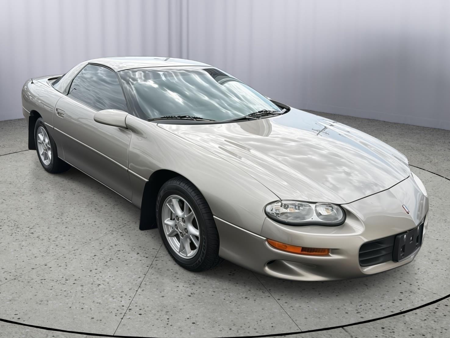 2001 Chevrolet Camaro Base