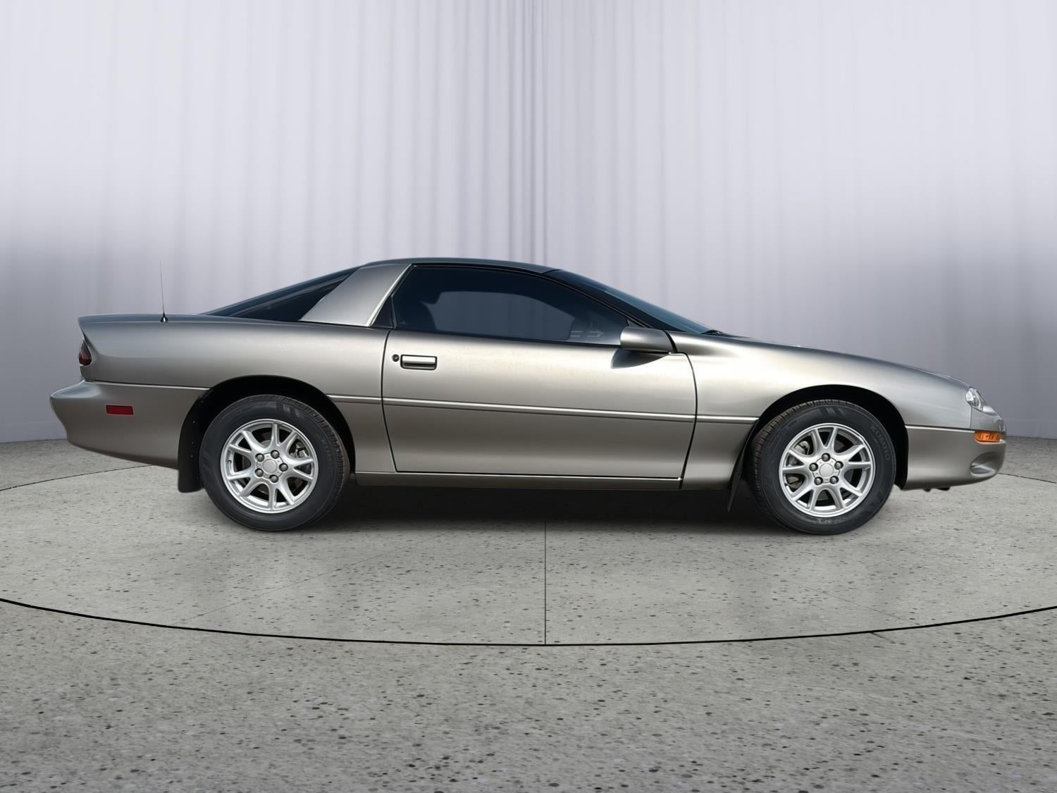 2001 Chevrolet Camaro Base